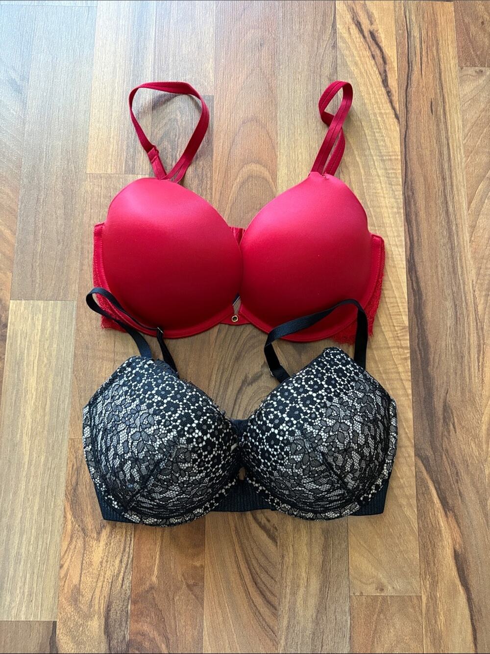 Victoria's Secret Red & Black Lace Bra Set Size 32DD